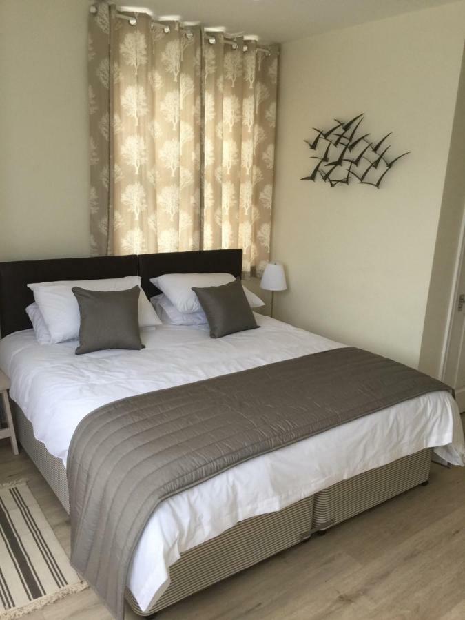 Good Intent Rooms Waltham Abbey Bagian luar foto